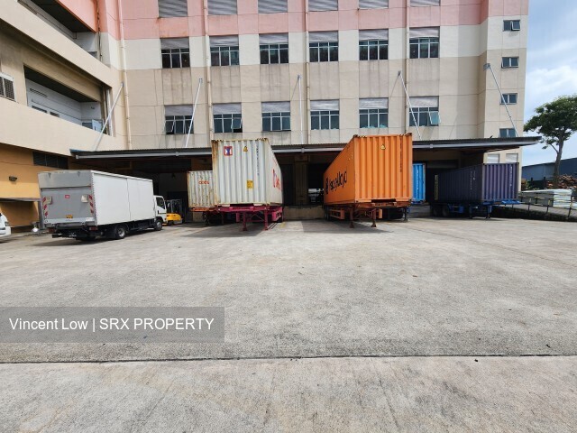 Warehouse at Tuas Ave 6m ceiling 20kn 3 cargo lift low psf (D22), Warehouse #428012051